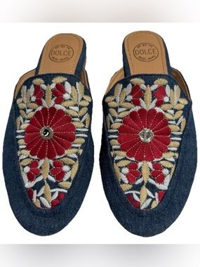 Dolce by Mojo Moxy Denim Floral Embroidered Mules Slides Flats Blue Red 7.5M Art